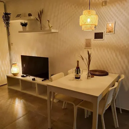 Brand New - Massive - E1 - Self Catering