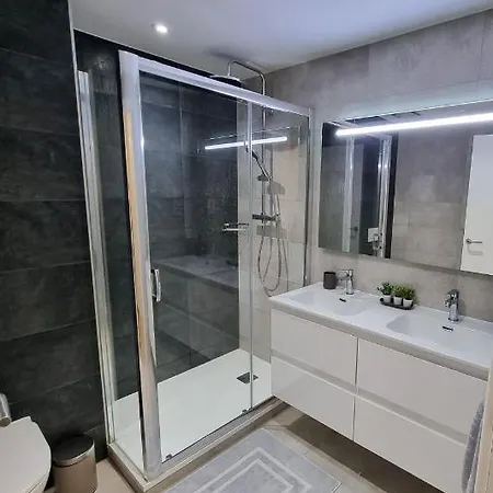 Apartment Brand New - Massive - E1 - Self Catering